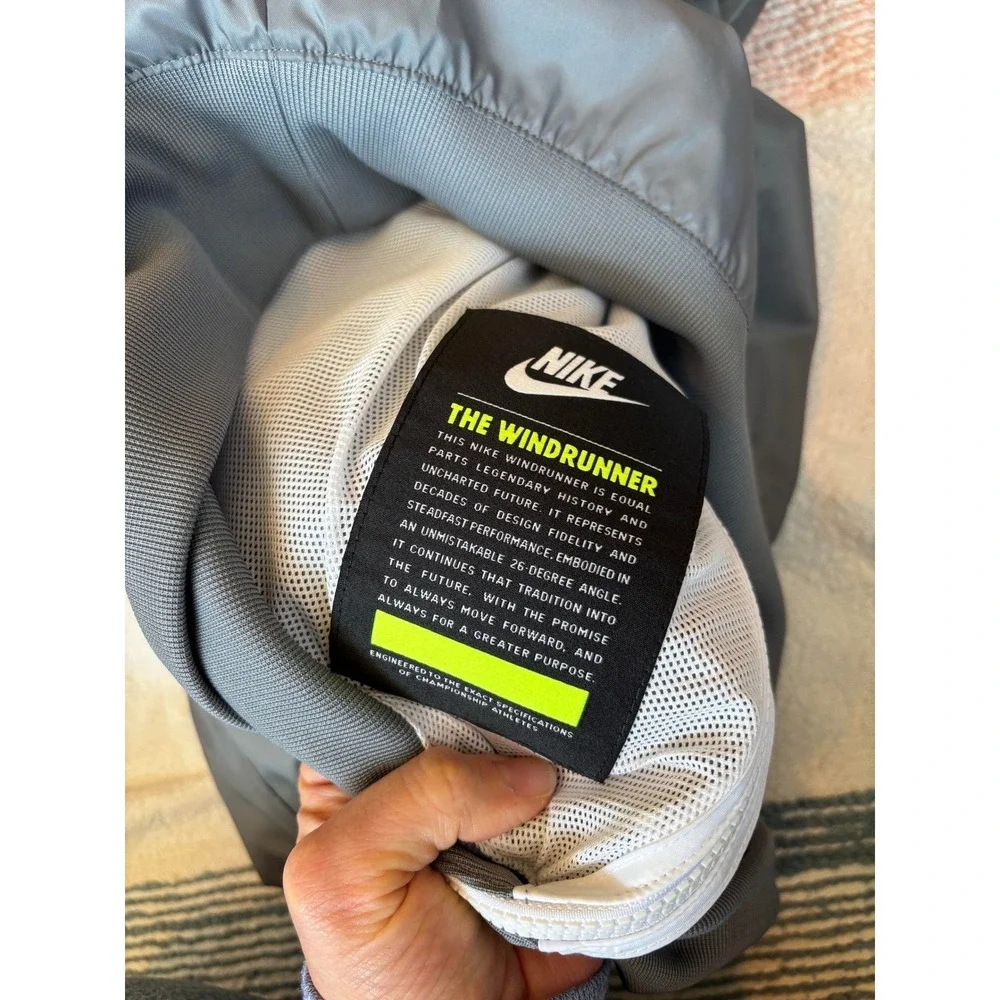 Nike Windrunner Windbreaker Mens Hooded Jacket‎ Size XXL
